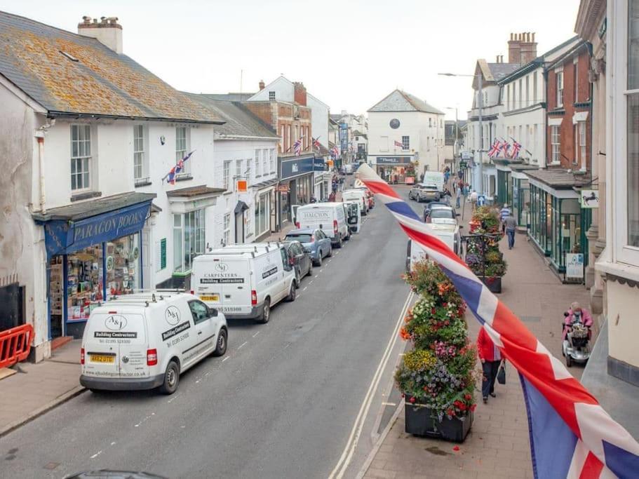 2 Central, Spacious, Apartment With Private Patio Sidmouth Extérieur photo