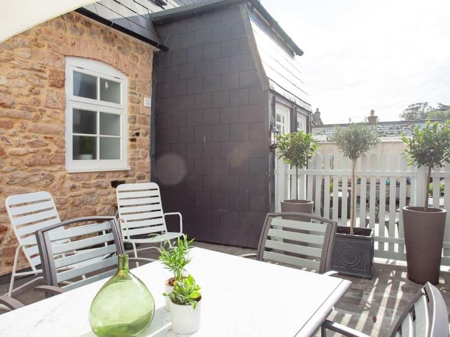 2 Central, Spacious, Apartment With Private Patio Sidmouth Extérieur photo