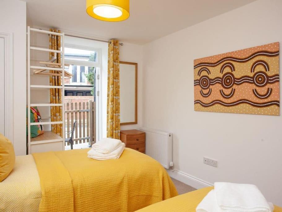 2 Central, Spacious, Apartment With Private Patio Sidmouth Extérieur photo